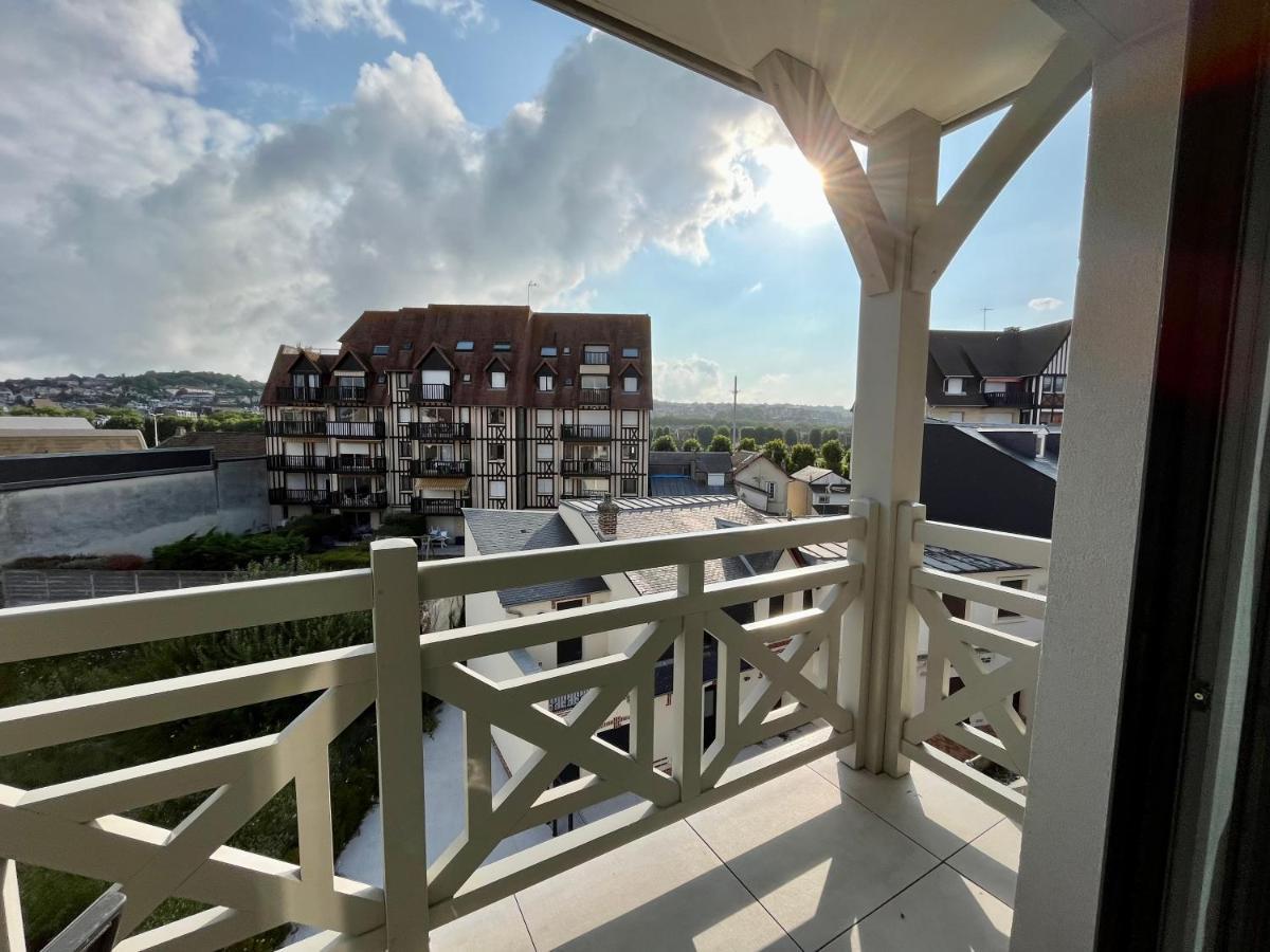 Appartamento Sejour Authentique - Balcon, Parking & Wifi Ultra-Rapide Deauville Esterno foto